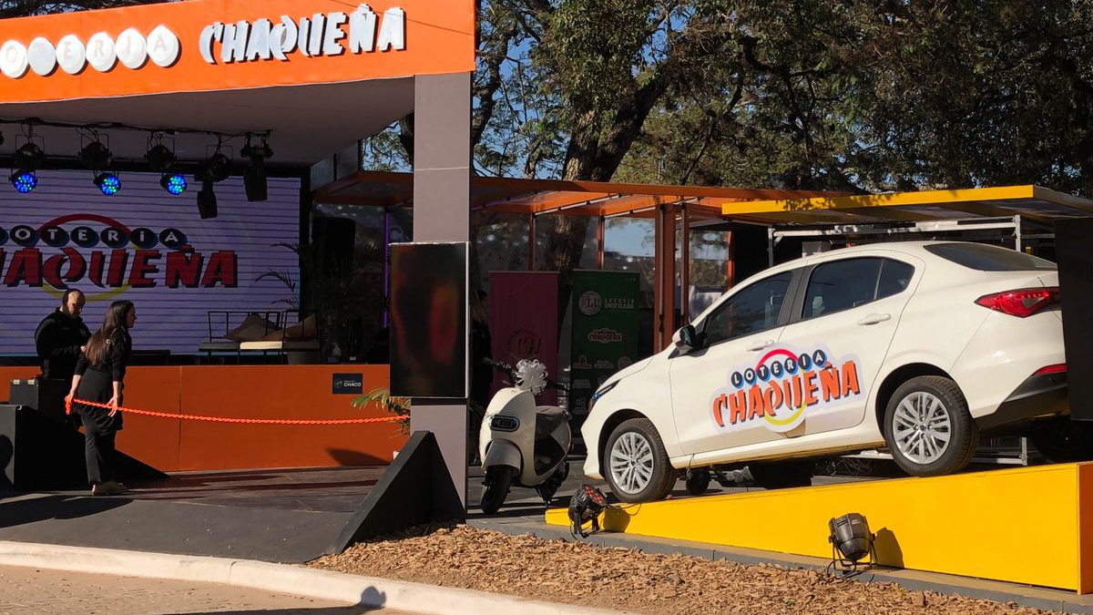 La Lotería Chaqueña llevó un stand a la Bienal de Esculturas