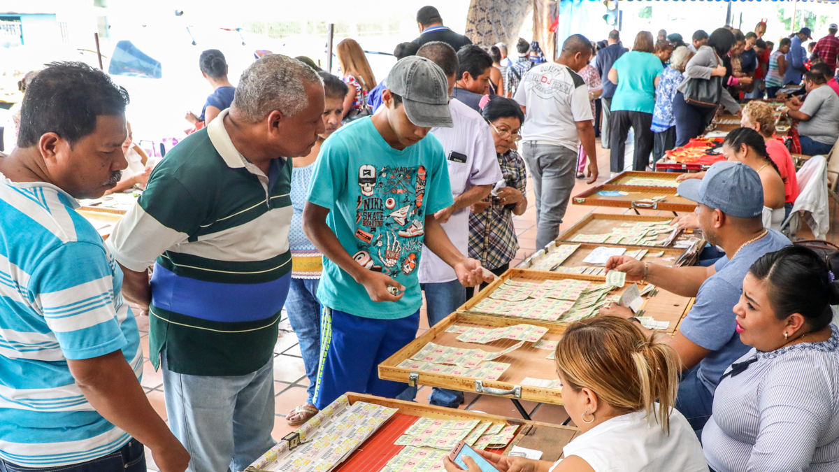La lotería de Panamá impulsa su digitalización frente a la clandestina