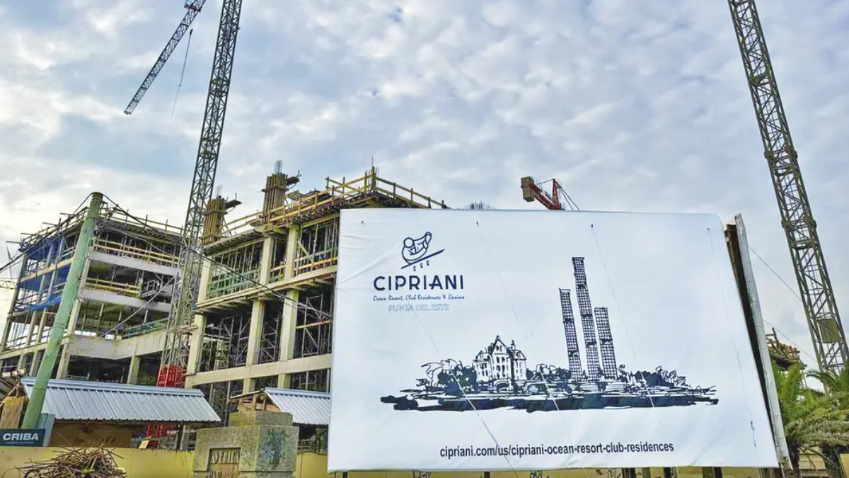 Más de 200 trabajadores del casino Cipriani van al seguro de paro